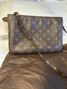 Louis Vuitton Monogram Canvas Brown & Gold Crossbody Bag